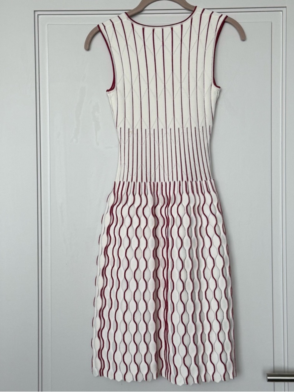 Hervé Léger White & Red Knit Sleeveless Fit & Flare Dress - Picture 1 of 11